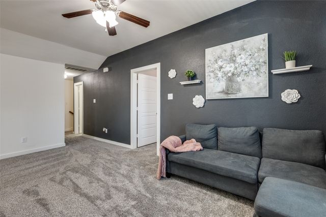 1913 Ranch Trail Road, Aubrey, TX 76227