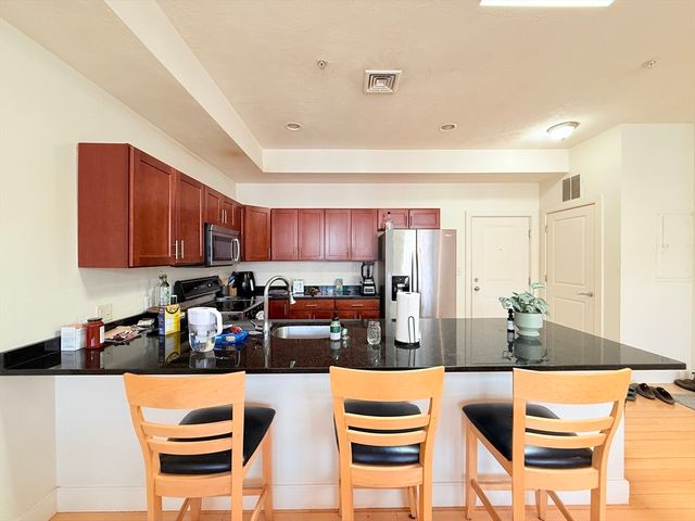 9 Gardner St 14, Boston, MA 02134
