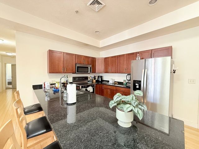 9 Gardner St 14, Boston, MA 02134