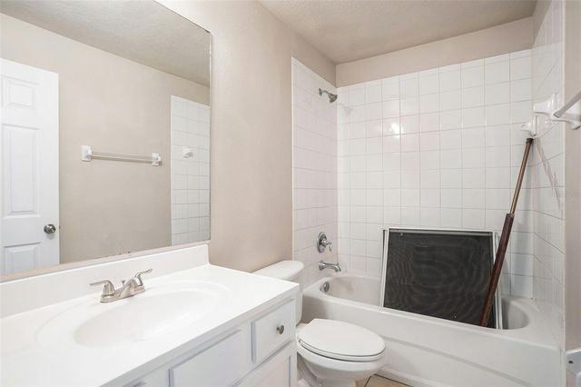 7708 N RIVERDALE AVENUE, Tampa, FL 33604