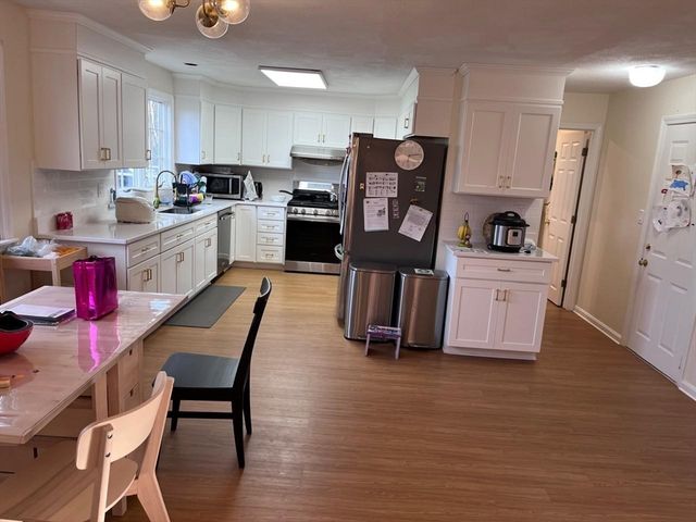 44-46 Troy Ln 44, Newton, MA 02468