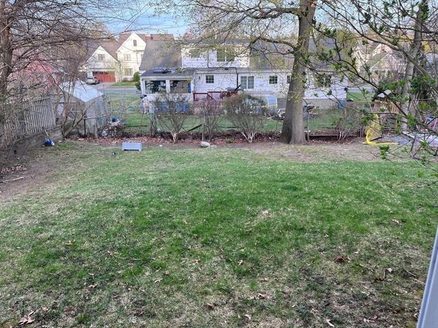 44-46 Troy Ln 44, Newton, MA 02468