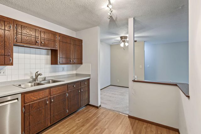 3916 Foss Road 104, Saint Anthony, MN 55421