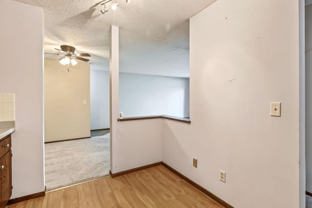 3916 Foss Road 104, Saint Anthony, MN 55421