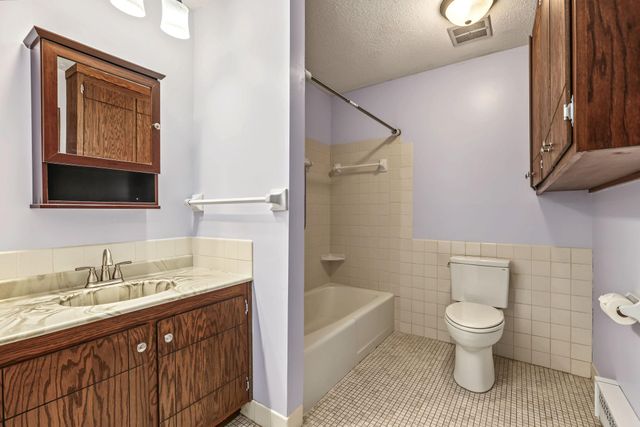 3916 Foss Road 104, Saint Anthony, MN 55421