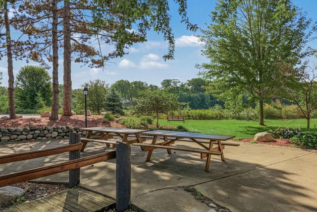 3916 Foss Road 104, Saint Anthony, MN 55421