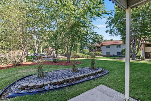 3916 Foss Road 104, Saint Anthony, MN 55421