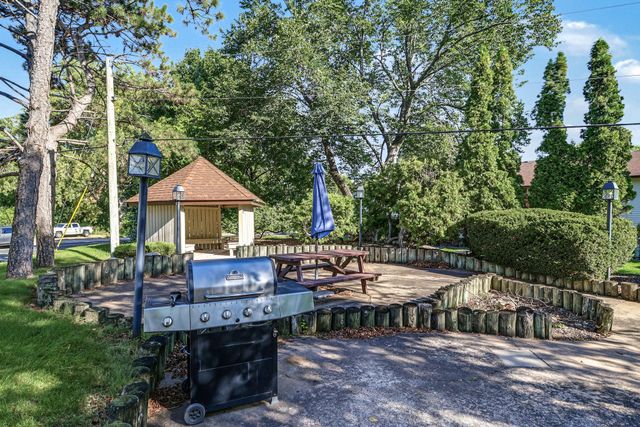 3916 Foss Road 104, Saint Anthony, MN 55421