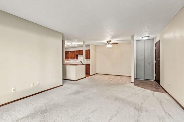 3916 Foss Road 104, Saint Anthony, MN 55421