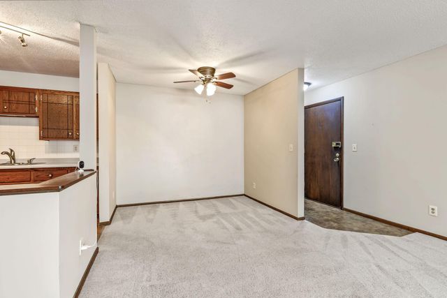 3916 Foss Road 104, Saint Anthony, MN 55421