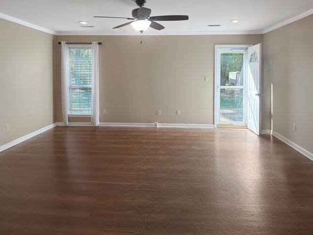 45 VILLAGE AVE, Ripley, TN 38063