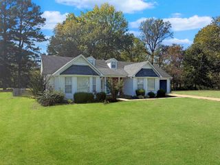 45 VILLAGE AVE, Ripley, TN 38063