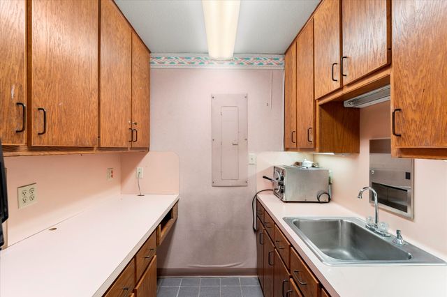 2005 N Jefferson Avenue, Mt Pleasant, TX 75455