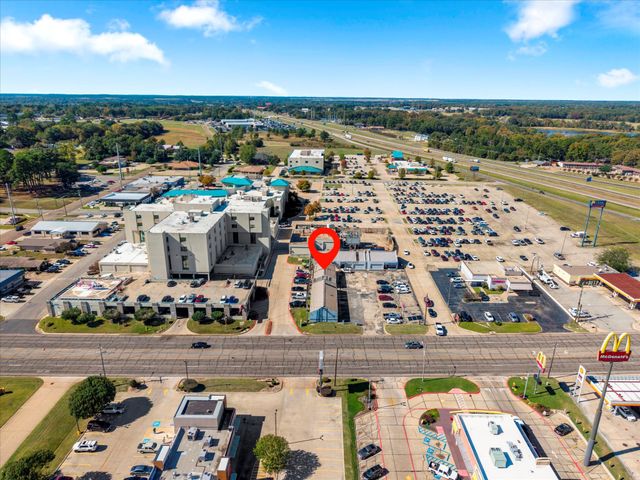 2005 N Jefferson Avenue, Mt Pleasant, TX 75455
