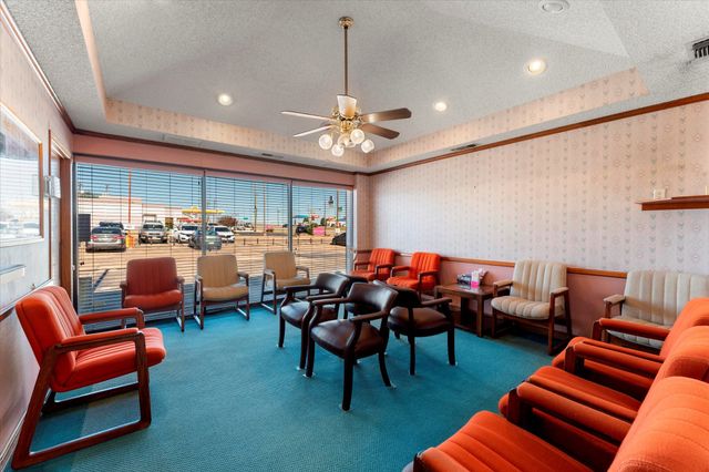 2005 N Jefferson Avenue, Mt Pleasant, TX 75455