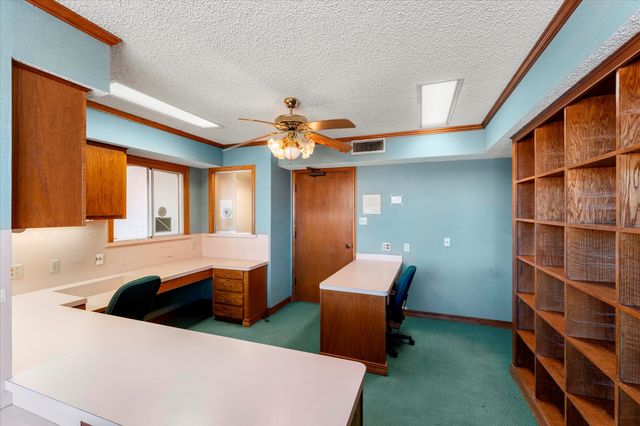 2005 N Jefferson Avenue, Mt Pleasant, TX 75455
