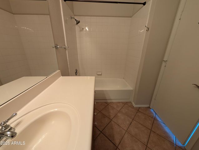 9600 N 96th Street Apt 124, Scottsdale, AZ 85258