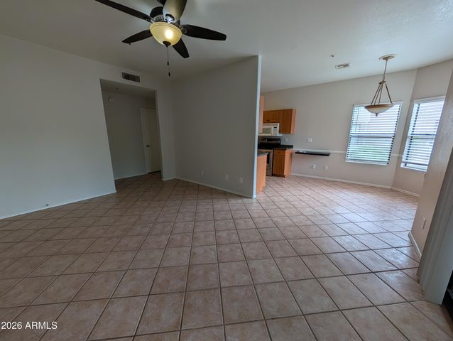 9600 N 96th Street Apt 124, Scottsdale, AZ 85258