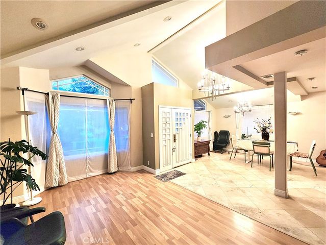 1539 N Roosevelt, Pasadena, CA 91104