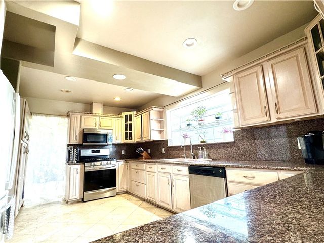 1539 N Roosevelt, Pasadena, CA 91104