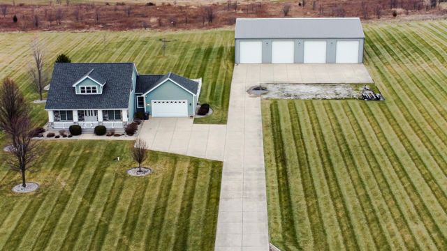 491 W Division Road, Valparaiso, IN 46385