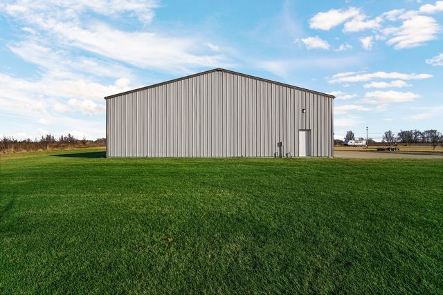 491 W Division Road, Valparaiso, IN 46385