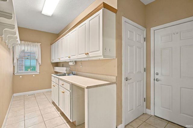 16 Flowermound Drive, West Lafayette, IN 47906