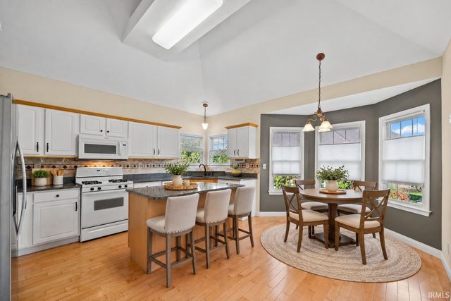 16 Flowermound Drive, West Lafayette, IN 47906