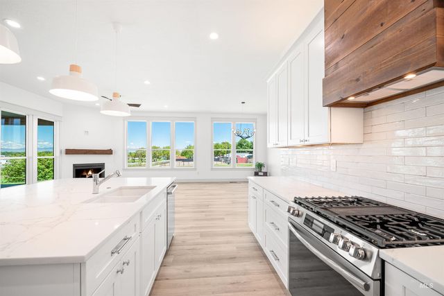 435 E Elaine Ct, Nampa, ID 83686