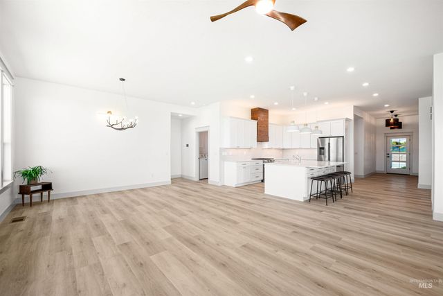 435 E Elaine Ct, Nampa, ID 83686