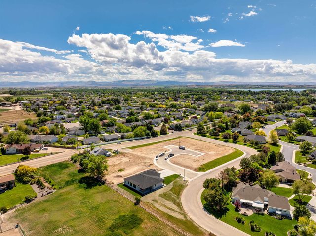 435 E Elaine Ct, Nampa, ID 83686
