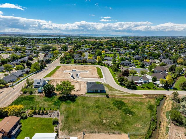 435 E Elaine Ct, Nampa, ID 83686