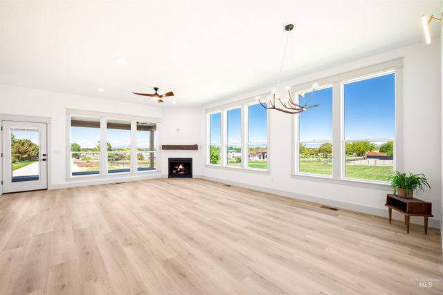 435 E Elaine Ct, Nampa, ID 83686