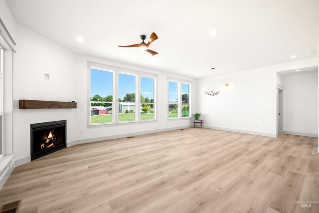 435 E Elaine Ct, Nampa, ID 83686