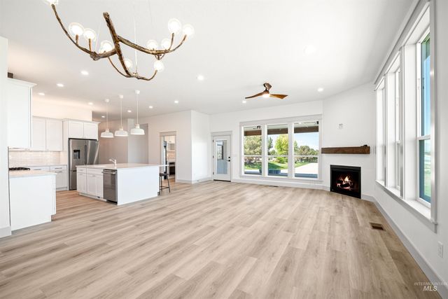 435 E Elaine Ct, Nampa, ID 83686