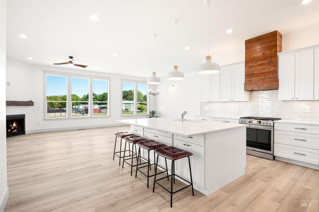 435 E Elaine Ct, Nampa, ID 83686