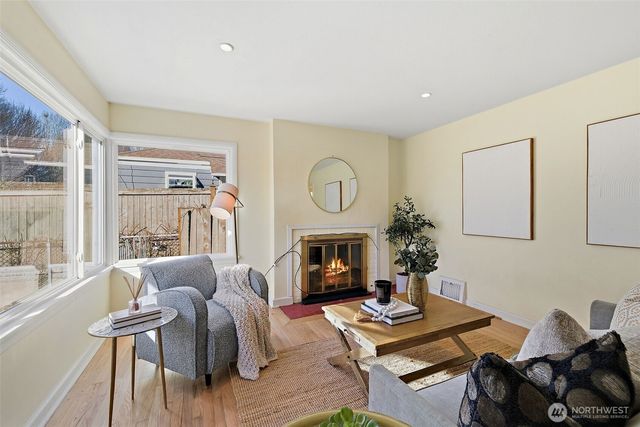 7936 35th Avenue SW, Seattle, WA 98126