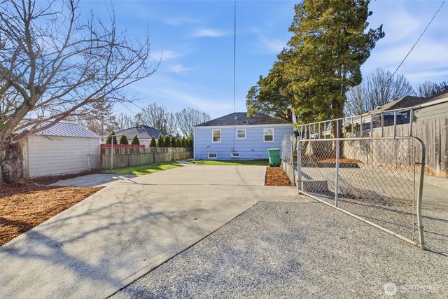 7936 35th Avenue SW, Seattle, WA 98126