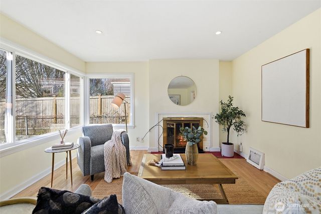 7936 35th Avenue SW, Seattle, WA 98126