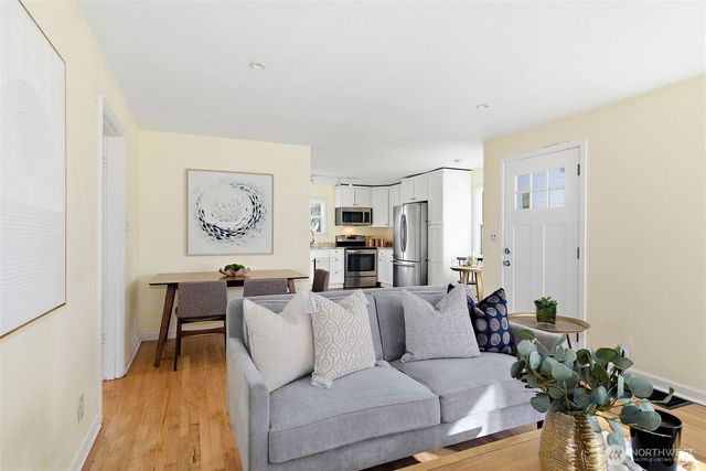 7936 35th Avenue SW, Seattle, WA 98126