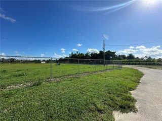 19690 SW 206th St, Miami, FL 33187