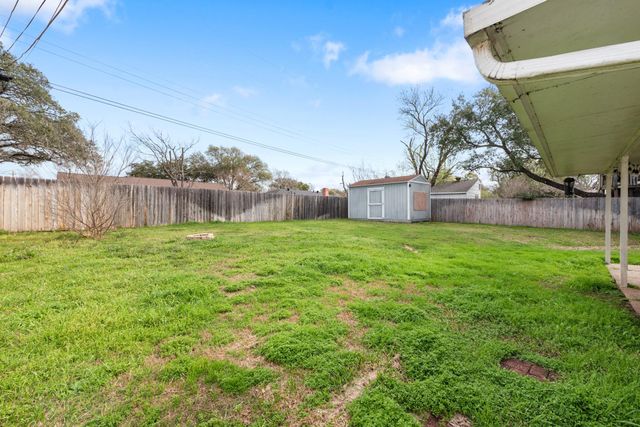3507 Midwest Drive, Bryan, TX 77802
