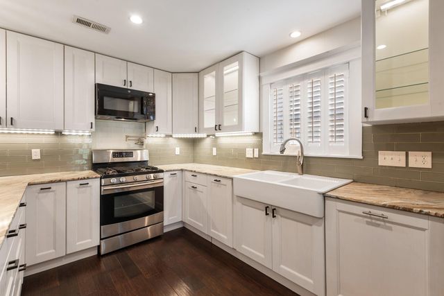 3507 Midwest Drive, Bryan, TX 77802