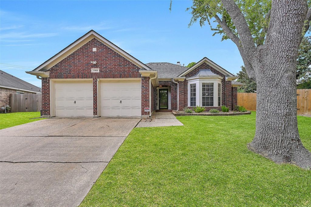 13906 Aspen Knoll Court, Houston, TX 77059