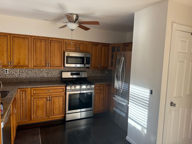 278 Sunrise Hill Lane 278, Norwalk, CT 06851
