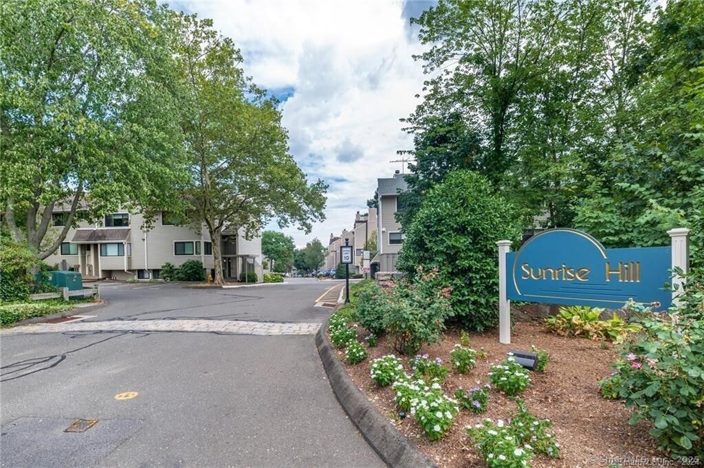 278 Sunrise Hill Lane 278, Norwalk, CT 06851