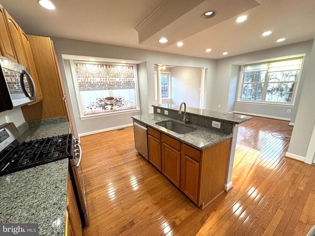 12915 STARTERS LANE, Fairfax, VA 22033