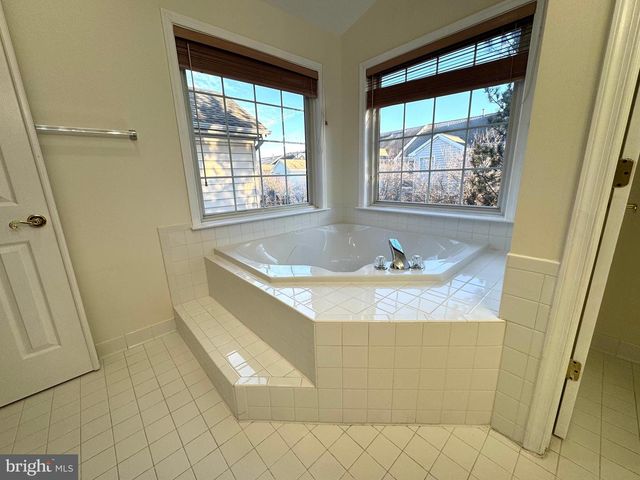 12915 STARTERS LANE, Fairfax, VA 22033