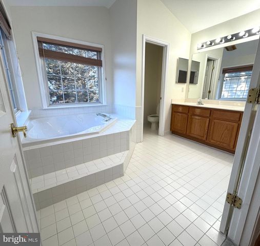 12915 STARTERS LANE, Fairfax, VA 22033