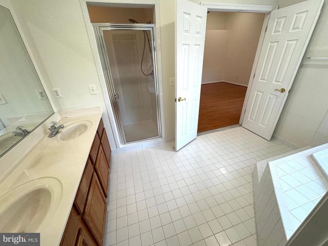 12915 STARTERS LANE, Fairfax, VA 22033